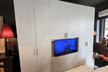 Armadio con porta Tv - immagine 2